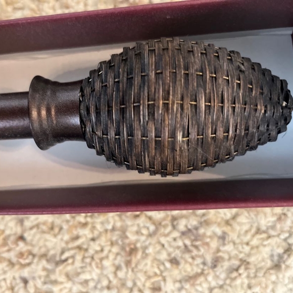 Brand new with box drapery Rod (Extendable) *NEW* - Picture 2 of 9